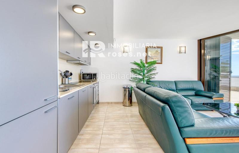 Foto ae3ad272-6df9-4bd4-ab5b-2e6e71be3bf2. Piso excepcional . apartamento de alto standing en primera linea de mar en canyelles en Roses