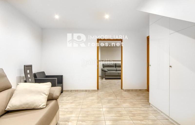 Foto b8e74925-ff6b-40c3-8d79-f98e5ac16ae4. Piso excepcional . apartamento de alto standing en primera linea de mar en canyelles en Roses