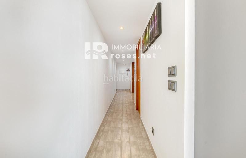 Foto c914d9a8-b34b-49b8-b2a6-24ccfef17466. Piso excepcional . apartamento de alto standing en primera linea de mar en canyelles en Roses