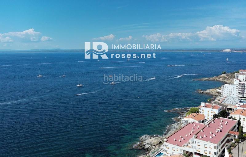 Foto d30d0786-c98d-4cc4-82a3-ff9511b5b0eb. Piso excepcional . apartamento de alto standing en primera linea de mar en canyelles en Roses