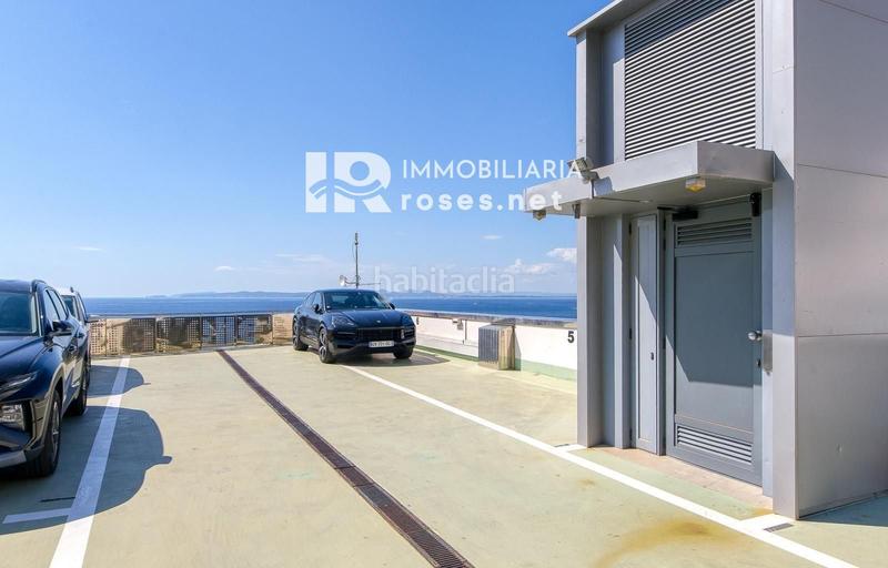 Foto e60c8286-cd33-4e9e-9ac6-f004dbf6161f. Piso excepcional . apartamento de alto standing en primera linea de mar en canyelles en Roses