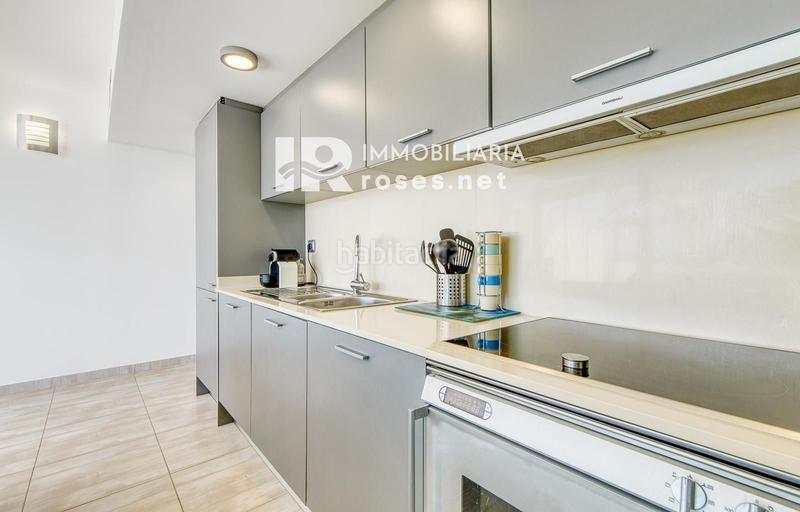 Foto ea859cc1-3bd9-428d-ab36-8a6abd0e7646. Piso excepcional . apartamento de alto standing en primera linea de mar en canyelles en Roses