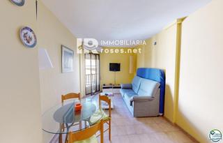 Piso  Marítimo. Estudio en venta a pocos metros del paseo marítimo en roses