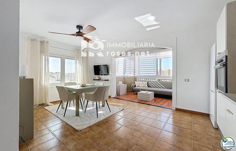 Foto 02e1df22-b211-4c62-b128-f1d9d31f4fd0. Piso en venta amplio estudio renovado con dormitorio independiente santa margarita en Roses