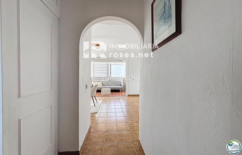 Foto 15d87db9-302c-4f7e-93cf-16dc3f380c8e. Piso en venta amplio estudio renovado con dormitorio independiente santa margarita en Roses
