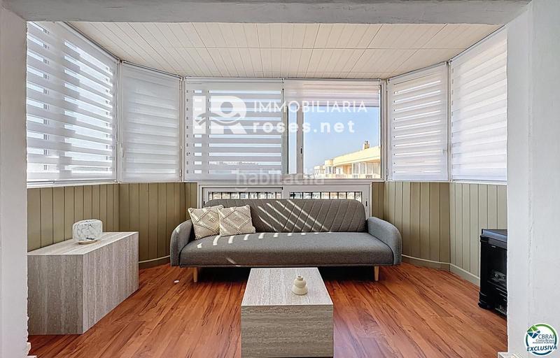 Foto 8d490337-e4d3-4261-a2da-c14475668b2e. Piso en venta amplio estudio renovado con dormitorio independiente santa margarita en Roses
