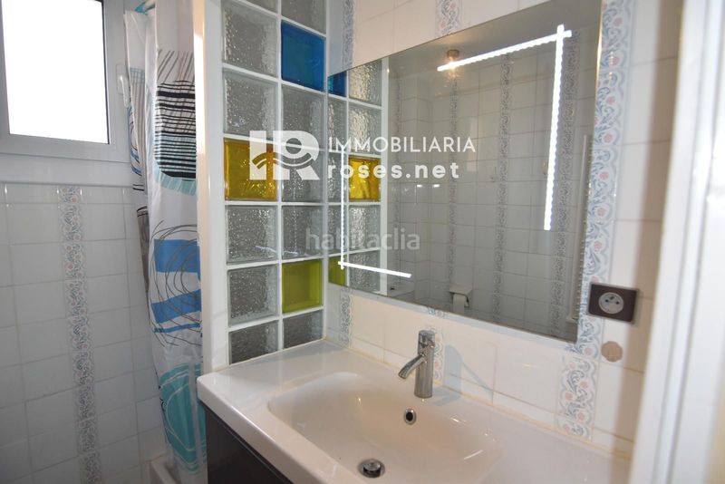 Foto b3b137cd-e81a-4b9e-b8b5-2aad6f2c644e. Pis a Empuriabrava