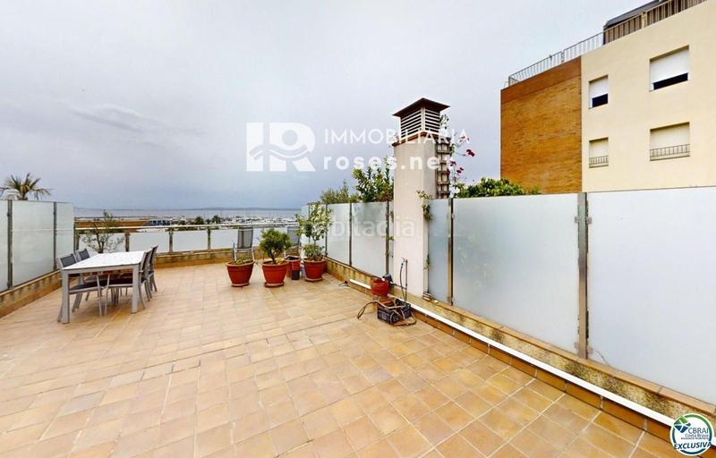 Foto e870bb0f-5084-4f36-8963-297f6484817f. Piso dúplex con vistas impresionantes a la bahía en Roses