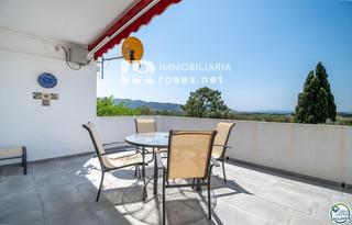 Haus  Les fonts. Propiedad única con licencia turística en más boscà  roses!