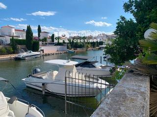 Maison  Valira. Casa semi adosada en empuriabrava a reformar, con amarre privado