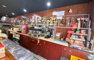Local commercial  Ulla. En traspaso bar en pleno rendimiento en el centro de torroella.