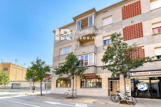 Piso  De les arenes. Acogedor apartamento reformado en el centro de roses, a pocos me