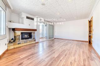 Piso  De les arenes. Acogedor apartamento reformado en el centro de roses, a pocos me