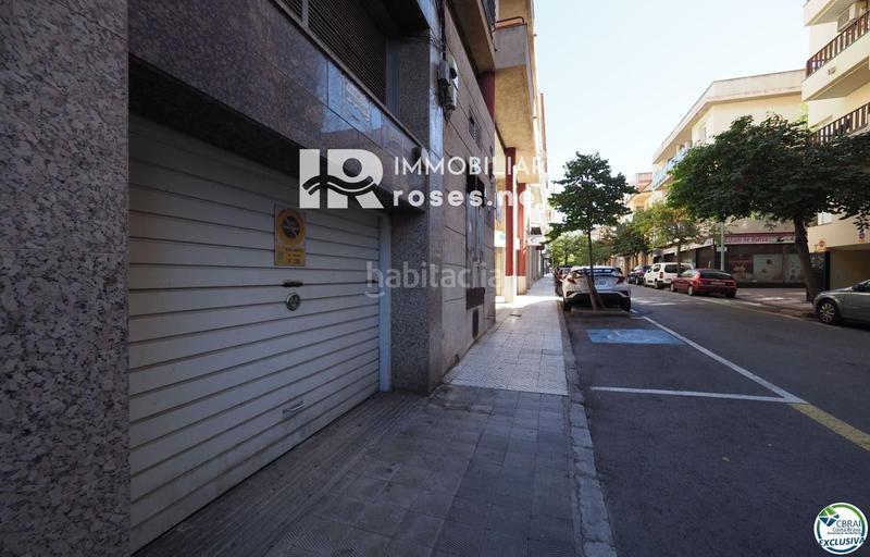 Foto 82a81b5e-4254-4b8f-9427-1d8c87b75f57. Parking coche plaza garaje centro en Centre Roses