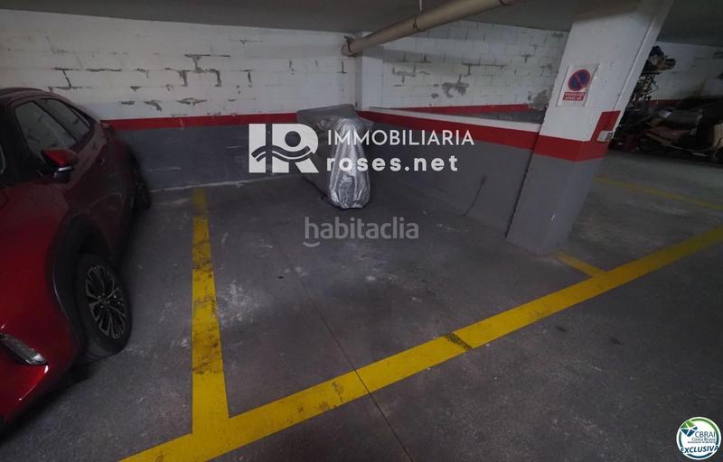 Foto e11d544c-c308-4ec2-808b-f25d23165eb8. Parking coche plaza garaje centro en Centre Roses