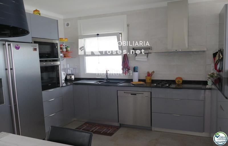 Foto ce5a3ccf-d3b4-4113-99f6-152f603c84e7. Haus mit heizung parking pool in Nord Roses