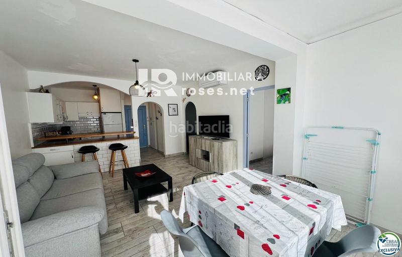 Foto 170f53d2-851d-49bb-8cfb-b4b71a18ac6a. Pis a Salatar Roses