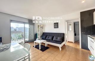 Etagenwohnung  Del canal. Encantador apartamento con licencia turística en empuriabrava  s