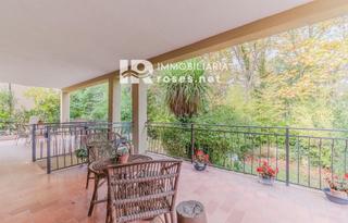 Casa  De la resclosa. Casa con encanto junto al río en sant llorenç de la muga  ideal