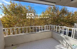 Apartamento  Port emporda. Estudio con balcón cerca del centro de empuriabrava