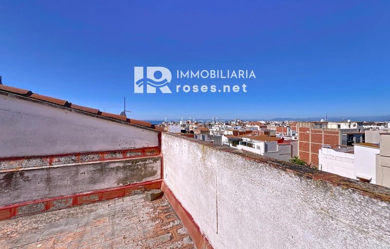 Foto 7a8c7a6f-bcc2-4ab3-8acc-6557f1bfa61f. Pis a Centre Roses