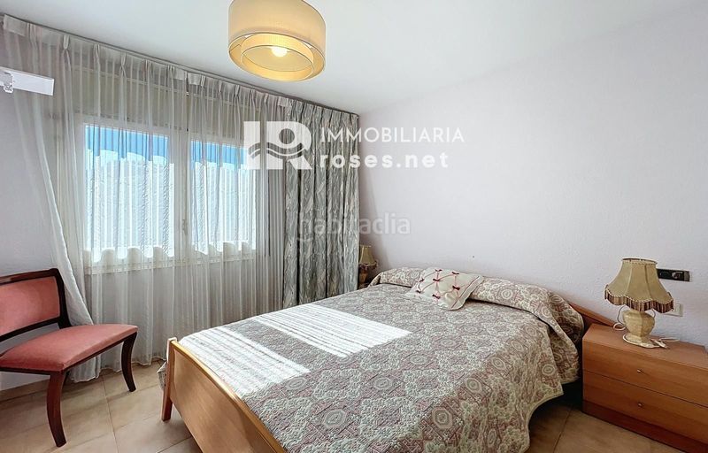 Foto 8ea7c98e-a0fa-4bbd-908f-78ed199e990a. Pis a Centre Roses