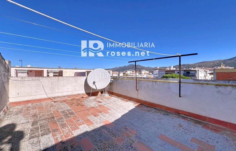 Foto ef3d6ffb-2d24-4cbd-b851-5e7247fca75d. Pis a Centre Roses