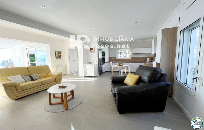 Foto 19aa95bc-53f5-418f-8c60-8a4aff444e7d. Casa amb calefacció aparcament piscina a Nord Roses