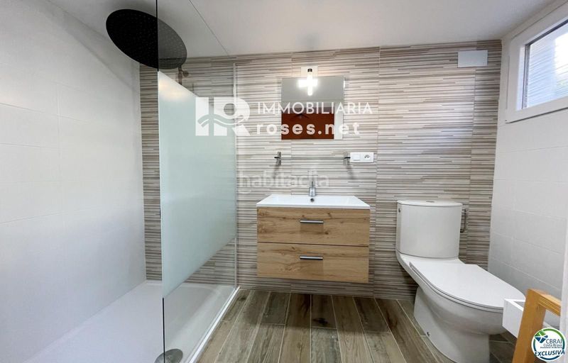 Foto bf77aeae-fb7c-4684-803a-1f1906da2d82. Casa amb calefacció aparcament piscina a Nord Roses