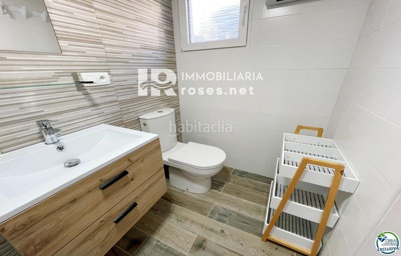 Foto ef462ce2-fbe1-4214-b128-cb8d68671936. Casa amb calefacció aparcament piscina a Nord Roses