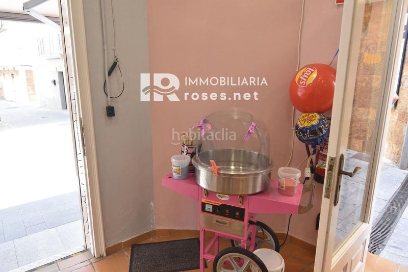 Foto 5affb3ad-ddb9-46cb-aac5-63d92f17d4ae. Traspàs local comercial a Centre Roses