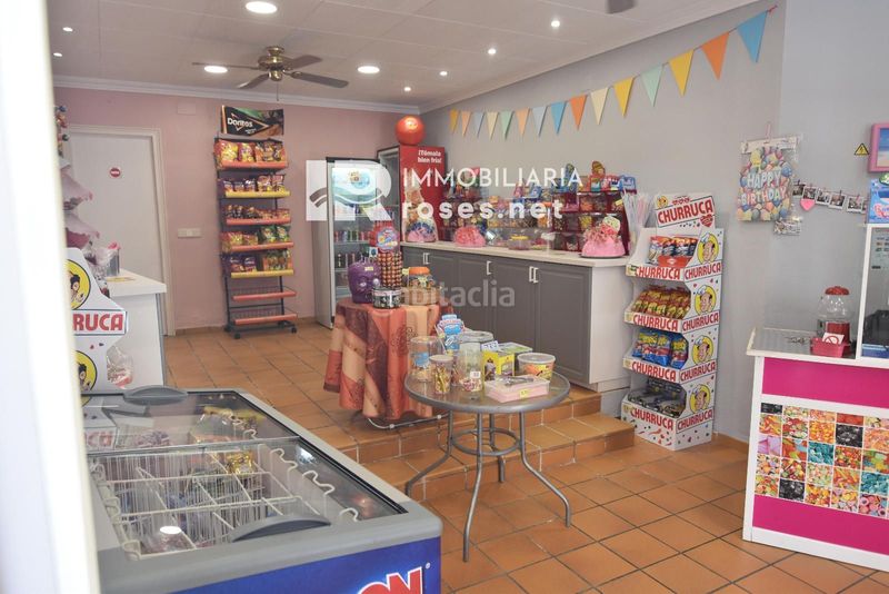 Foto ec18073d-387c-4298-bb3c-e7eb80d93bf5. Traspàs local comercial a Centre Roses