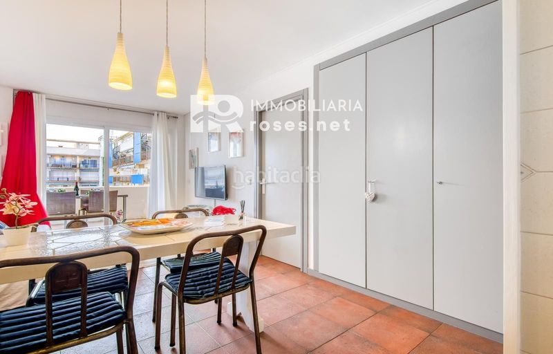 Foto 23ba7527-92c7-41a1-80ba-0b47cca262be. Piso acogedor apartamento con piscina comunitaria y terraza en entorno tranquilo en Roses