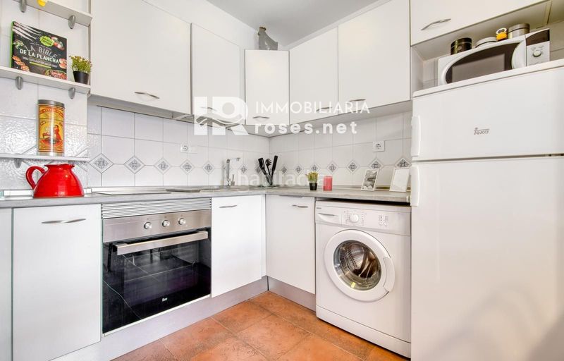 Foto 29013e5f-ebd4-424d-9758-a77f4f14fcd2. Piso acogedor apartamento con piscina comunitaria y terraza en entorno tranquilo en Roses