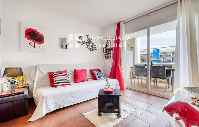 Foto 3d47a7cb-7ba8-4d40-97bc-8804ec276809. Piso acogedor apartamento con piscina comunitaria y terraza en entorno tranquilo en Roses