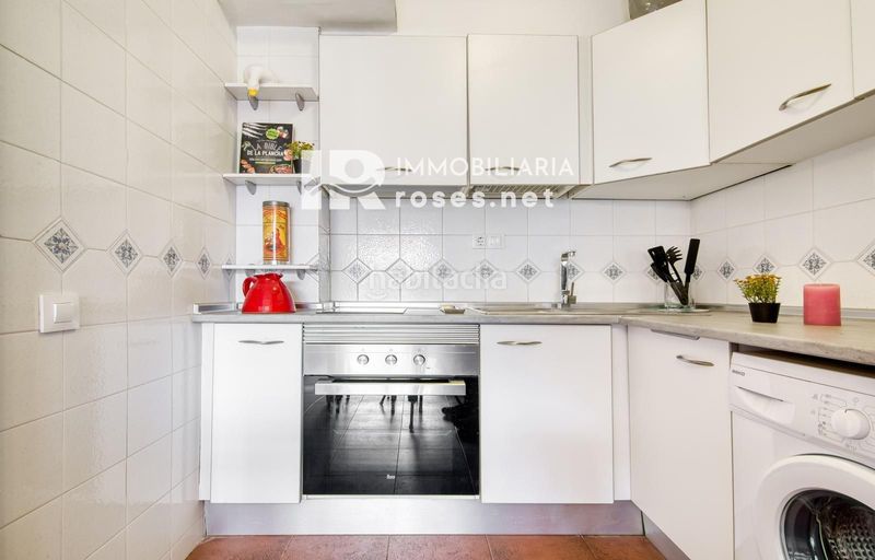 Foto bb1018f4-d12b-4aad-bb75-173f14d066f1. Piso acogedor apartamento con piscina comunitaria y terraza en entorno tranquilo en Roses