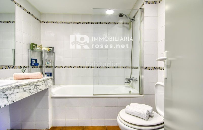 Foto d49592e9-88e0-41ac-93b5-45ebf9709f4f. Piso acogedor apartamento con piscina comunitaria y terraza en entorno tranquilo en Roses