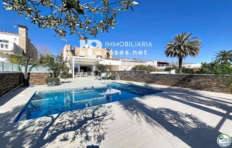 Foto 1b8e2ee6-d94a-4877-9029-679360bce5df. Casa adossada amb aparcament piscina a Tordera - Fluvià - Llobregat Empuriabrava