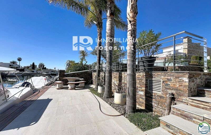 Foto 69d6874f-3d86-4c6d-a6d1-dd94fcf76799. Casa adossada amb aparcament piscina a Tordera - Fluvià - Llobregat Empuriabrava