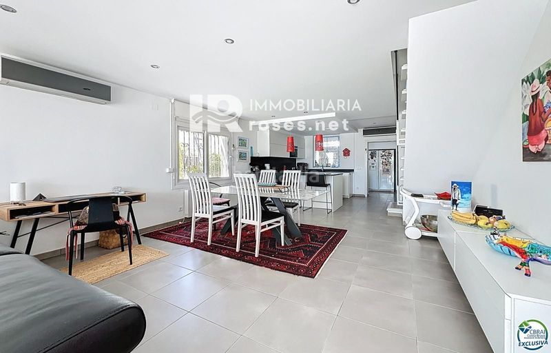 Foto b9a327ac-f9bd-44b1-9050-affc7f021c3b. Casa adossada amb aparcament piscina a Tordera - Fluvià - Llobregat Empuriabrava