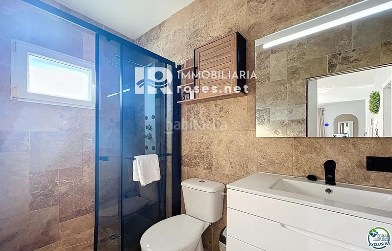 Foto 41b3aa04-870a-4f5f-875f-7d0dccee2388. Xalet amb aparcament piscina a Alberes Empuriabrava