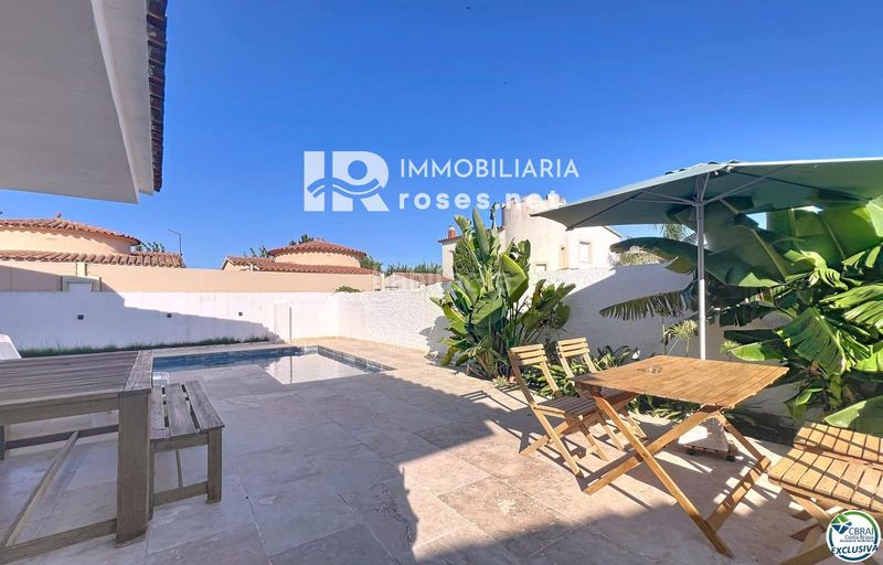 Foto 6024cbc9-c19e-4e9b-a630-46941cbc1fc7. Xalet amb aparcament piscina a Alberes Empuriabrava