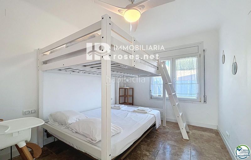 Foto 7cbc9f8c-3d71-4e50-9cf4-1c06d9f3b40c. Xalet amb aparcament piscina a Alberes Empuriabrava