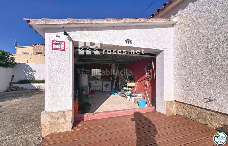 Foto a0adf921-cc2b-4744-9212-d5b29a29ce9b. Xalet amb aparcament piscina a Alberes Empuriabrava