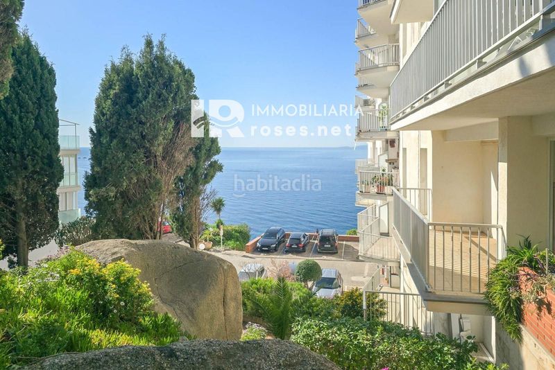 Foto 2b79ada6-8d40-47e2-a5d9-f0ab14fdfb6a. Pis amb piscina a Puig Rom-Canyelles-Almadrava Roses