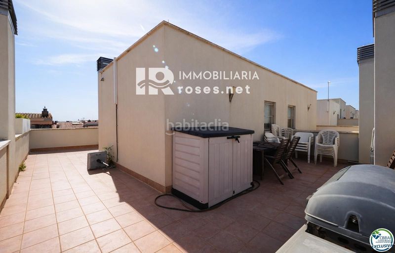 Foto 814a9d80-8419-46d9-bbed-3d0053d99f18. Pis amb calefacció a Centre Roses