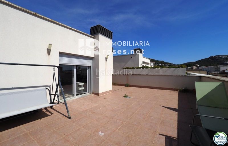 Foto ead76c37-68fa-4676-9584-7cb353d4b3f8. Pis amb calefacció a Centre Roses