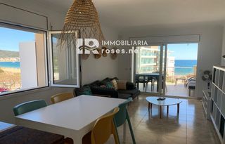 Flat  Miguel de cervantes. Bonito piso en salatar roses con vista mar y licencia turistica