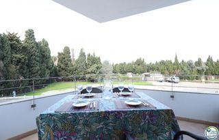 Appartamento  Pau casals. Apartamento de 3 habitaciones con terraza y plaza de aparcamient