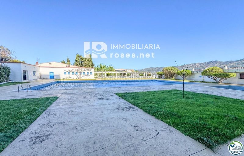 Foto 49c6f4a7-8252-4355-9367-7782db319aa5. Estudi amb piscina a Nord Roses